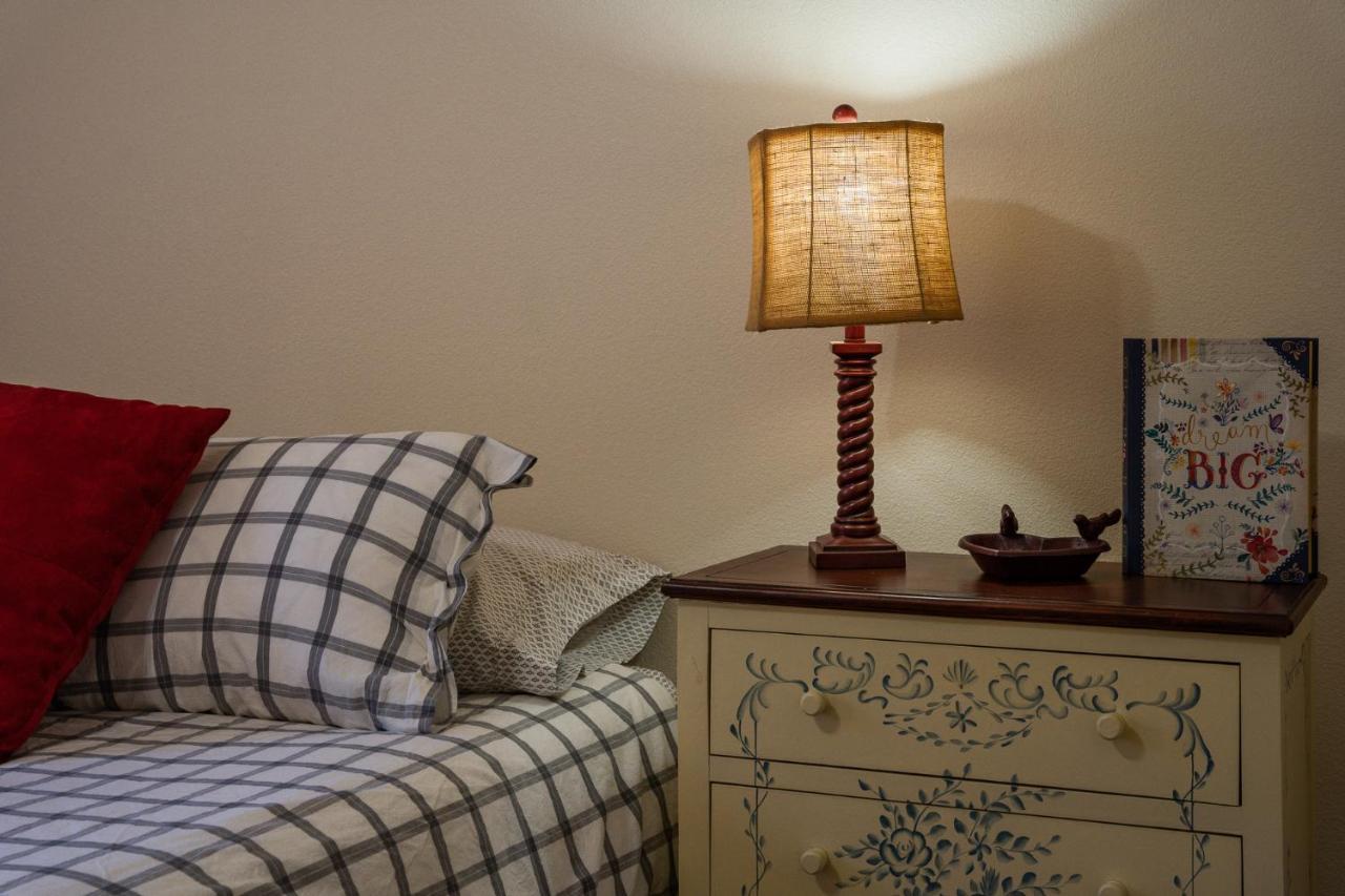 Lazy Squirrel - Cozy Family House With Full Game Room カーンビル エクステリア 写真